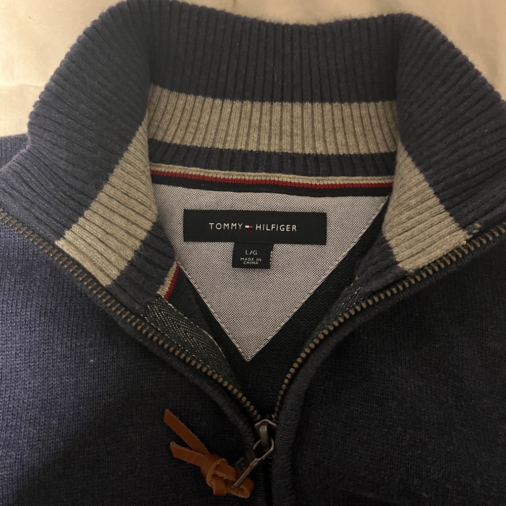 Vintage Tommy Hilfiger Men's Dark Blue Zip-Up Sweater